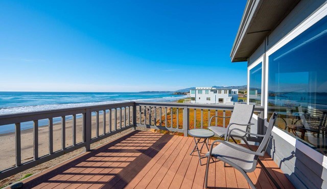 Striking, Oceanfront Condo in San Simeon! Beautiful Views, Great Location!