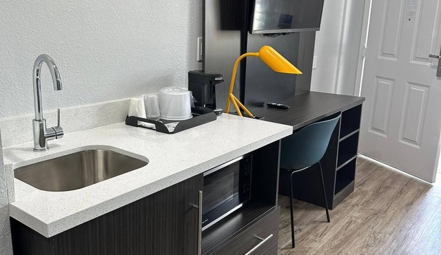 Studio 6 Suites San Ysidro, CA -San Diego South Bay