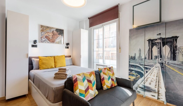 Studio Apartment 'La Casa De La Muralla' with Balcony, Wi-Fi and Air Conditioning