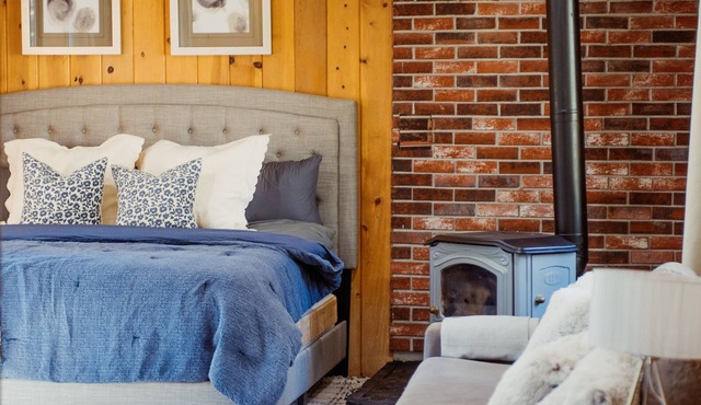 Studio style cabin in Twin Bridges with Mountain View’s near Sierra Ski Resorts
