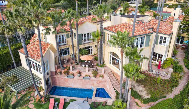 Stunning Malibu Oceanfront Estate w/2 Guesthouses, Pool, Tennis Court