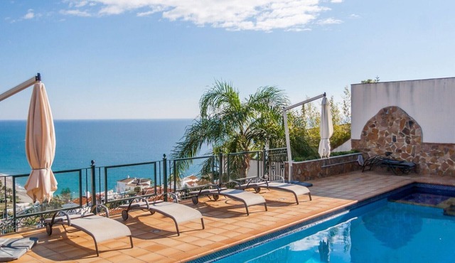 Stunning Villa with Private Pool and Sea Views - Vista Lara Canovas