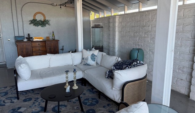 Stylish Quiet 2-bedroom house in lovely Oceanside 55+ senior community
