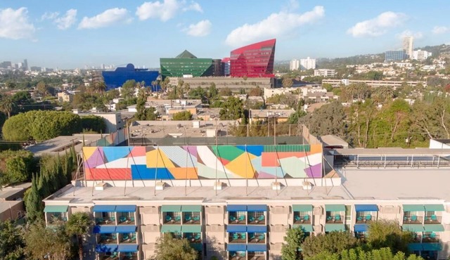 Stylish Skydeck, Kitchen & Balcony, FIDO Friendly! Nearby The Sunset Strip!