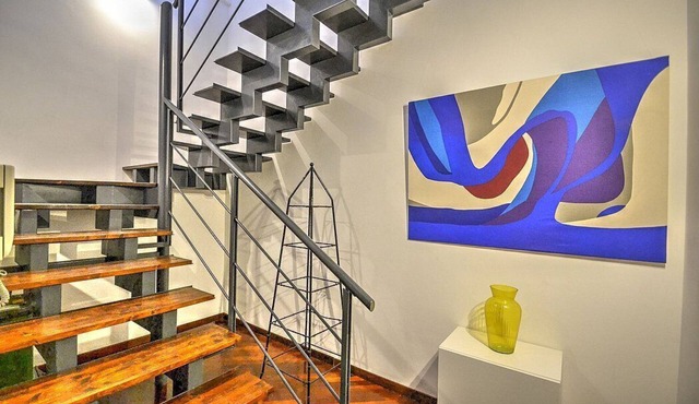 Suite Hermes: An elegant and modern studio apartment located in the center of Salerno, with Free WI-FI.