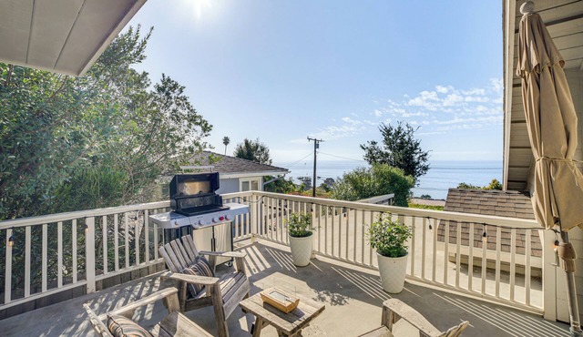 Summerland Home w/Beach Supplies: Walk to Beach!