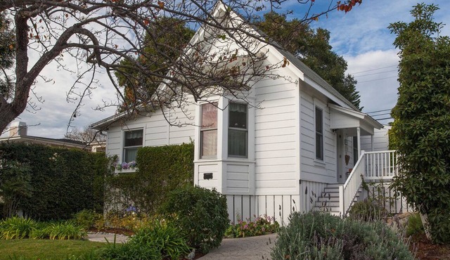 Summerland Stagecoach Cottage - A Historic Treasure in Summerland