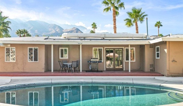 Sunny Living - Unwind in Style: Vintage Elegance Meets Modern Comfort