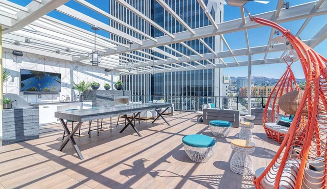Sunset Blvd 1 Bed Apt in the Heart of Hollywood