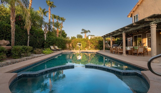 Sunset Disco: Large Pool/Spa @ Lush Family Retreat
