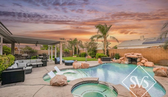 SVS: Happy Oasis 5BD Home | Private Pool, Theater & BBQ | Henderson Oasis