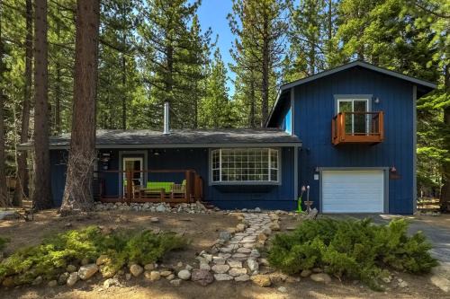 The Blue Lake House - Family fun Abound