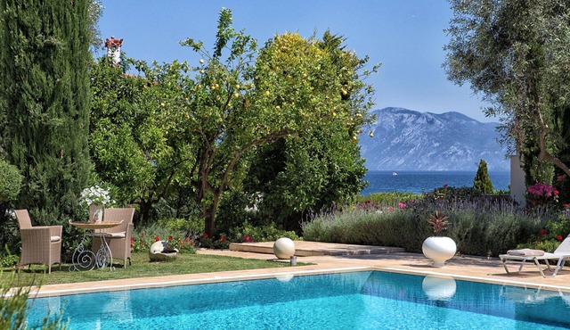 The Marble Resort- Complex of 3 Luxury Villas, Beachfront with swimming pool
