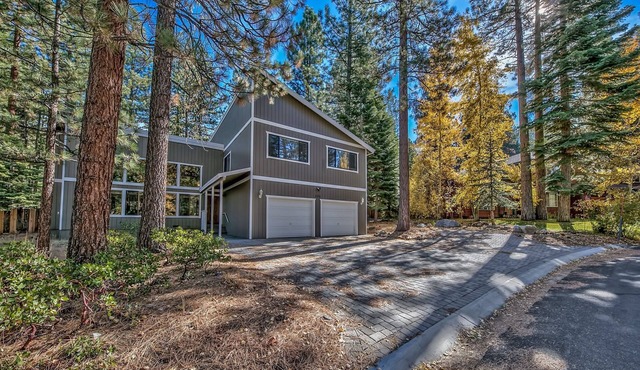 The Meadow Drive Home In Beautiful Lake Tahoe Nevada, easy access