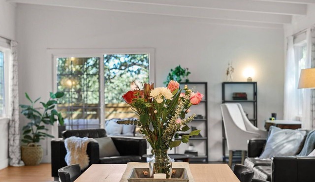 The Mesa Loft : Central, Cozy, Bright
