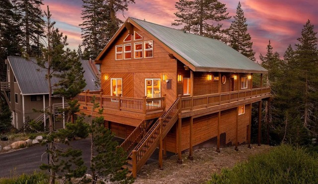 The New Minglewood - a Beautiful 4-bedroom house with Hot Tub