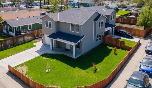 The Oak House Foosball/Pets/ModernArt/Getaway/4bd