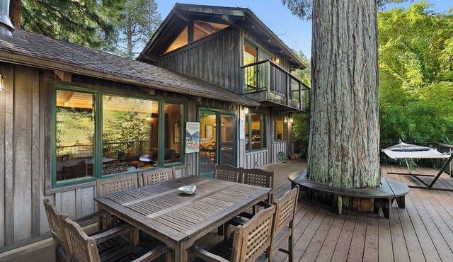 The Old Timer ~ Classy Cabin On River, Near Golf, Dog Friendly!