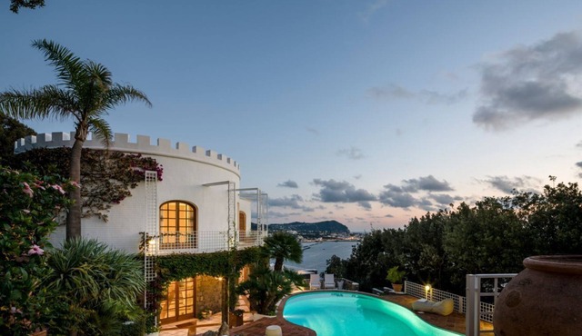 Torre dell'Aquila, Luxury Villa with concierge service.