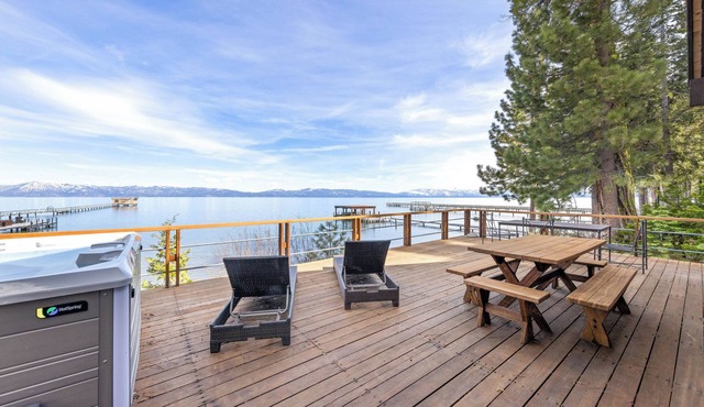 Towering Pines By Tahoe Getaways - LAKE FRONT - Private Hot tub and Buoy