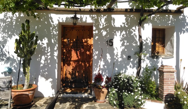 Traditional house for an authentic relaxing rural experience in real Spain