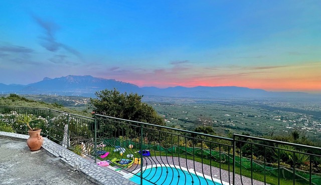 Tranquil 4-Bedroom Hillside Villa with Pool & Stunning Views in Campania