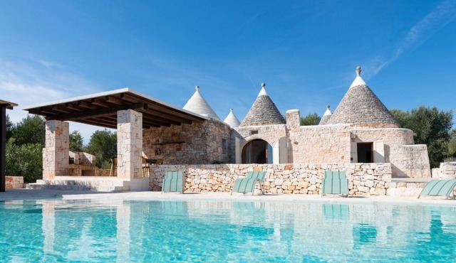 Trulli Complex with private swimming pool in Ostuni