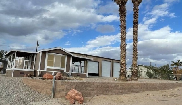 Twin Palms Hidaway