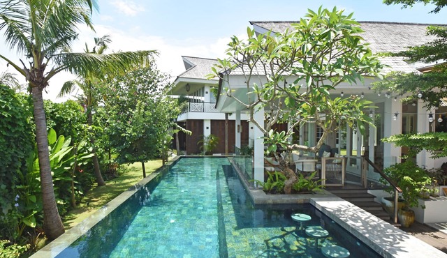 Ultra Luxury | 1000m2 | 15 Staff | Best In Villa Dining in Bali | AC throughout