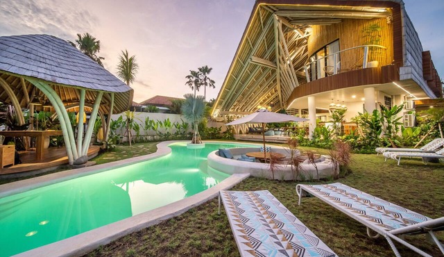 Unique 5BR Bamboo Villa | Pool | Umalas