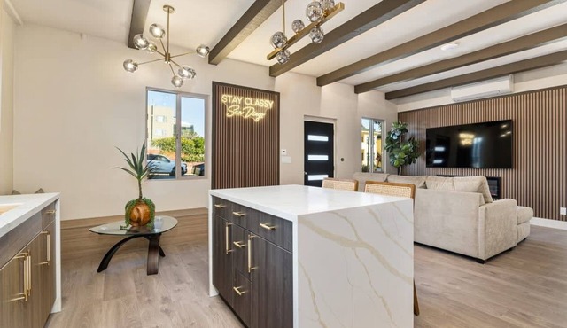 Unique, Entire 4 Bedroom Home - High End Modern