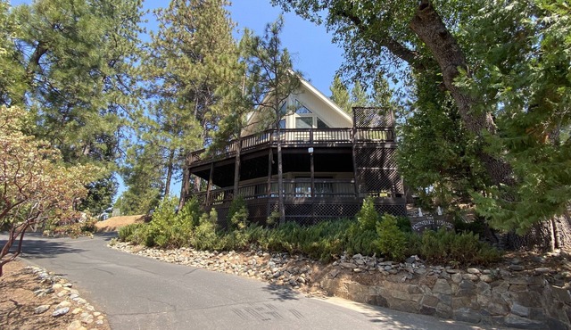 Updated Yosemite X- Large Lake Resort w/Mountain Views 2 decks & aut generator
