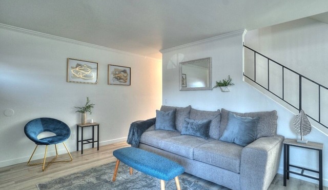 *Upgraded 3 Bedroom Condo w/Fireplace A/C & BBQ