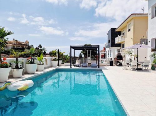Urogallos Garden Villas Terrace Apartment