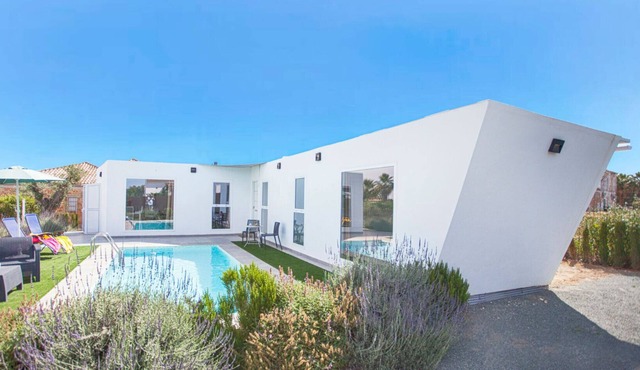 Villa "Armentia" with Private Pool, Private Terraces & Wi-Fi