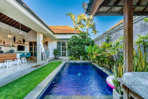 Villa Azure 1 - Private suite in shared Balinese pool villa near Echo Beach!