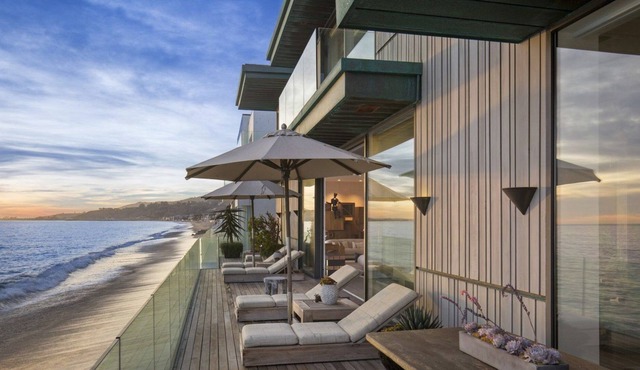 Villa Beach Essence