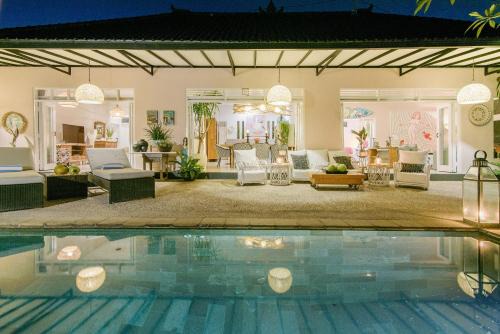 Villa Bloom 3 - Coastal Beach Villa 2 brm Sleeps 4 SEMINYAK BEACH