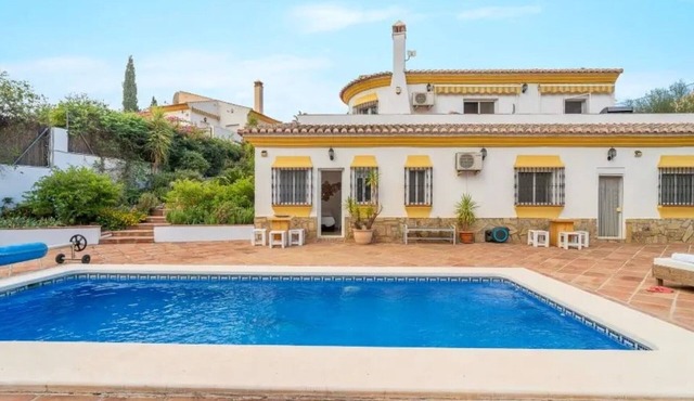 Villa 'Casa Siempre Verde' with Mountain View, Wi-Fi and Air Conditioning
