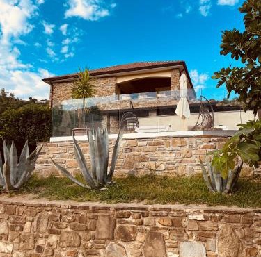 Villa Edda residenza con piscina