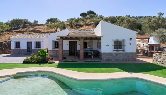 Villa 'El Rincón de Esther' with Sea Views, Wi-Fi, and Air Conditioning