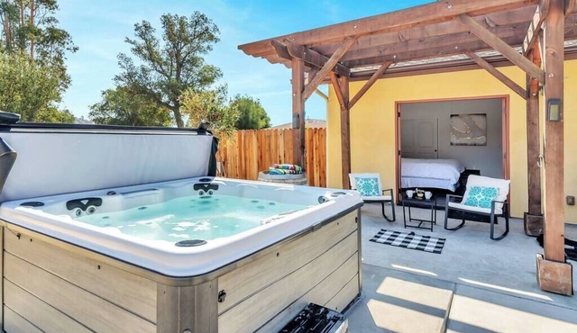 Villa in Wine Country, King Beds & Pool