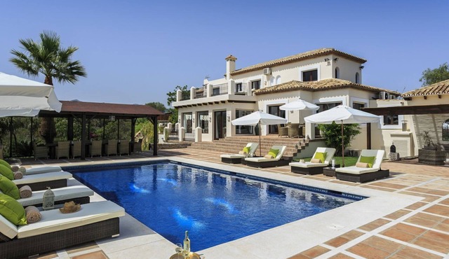 Villa Lola - Five Bedroom Villa, Sleeps 10
