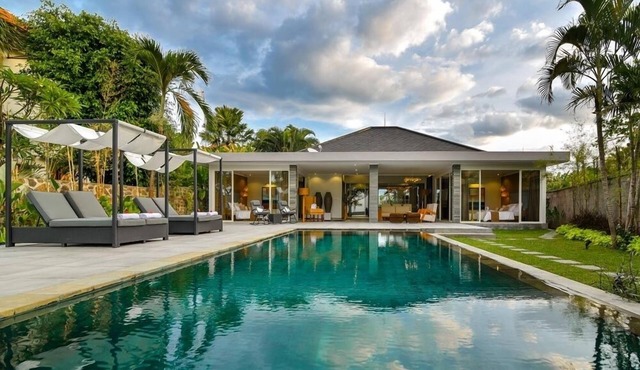 Villa Lou - Luxury & Private, Beachfront Villa With Private Pool