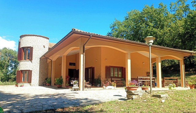 Villa Mammaré WHOLE VILLA WITH PARK in Molise