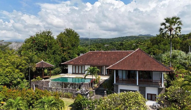 Villa Ponjok Batu Residence