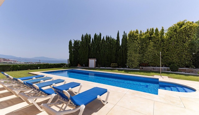 Villa Princesa Kristina with Sea & Mountain View, Pool and Wi-Fi