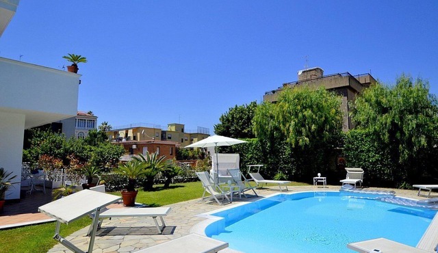 Villa Pulcra: An elegant three-story villa situated a few minutes from the town center, with Free WI-FI.