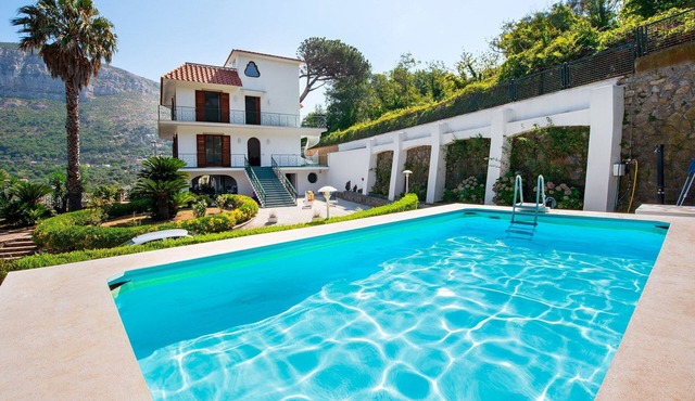 Villa Sam with pool and sea view - My Rental Homes
