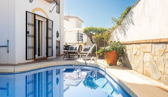 Villa Sofia - Three Bedroom Villa, Sleeps 6
